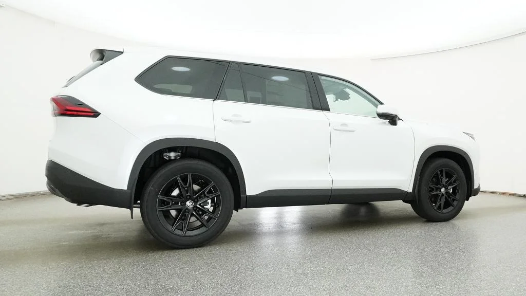 New 2026 Wind Chill Pearl Toyota Platinum image 15