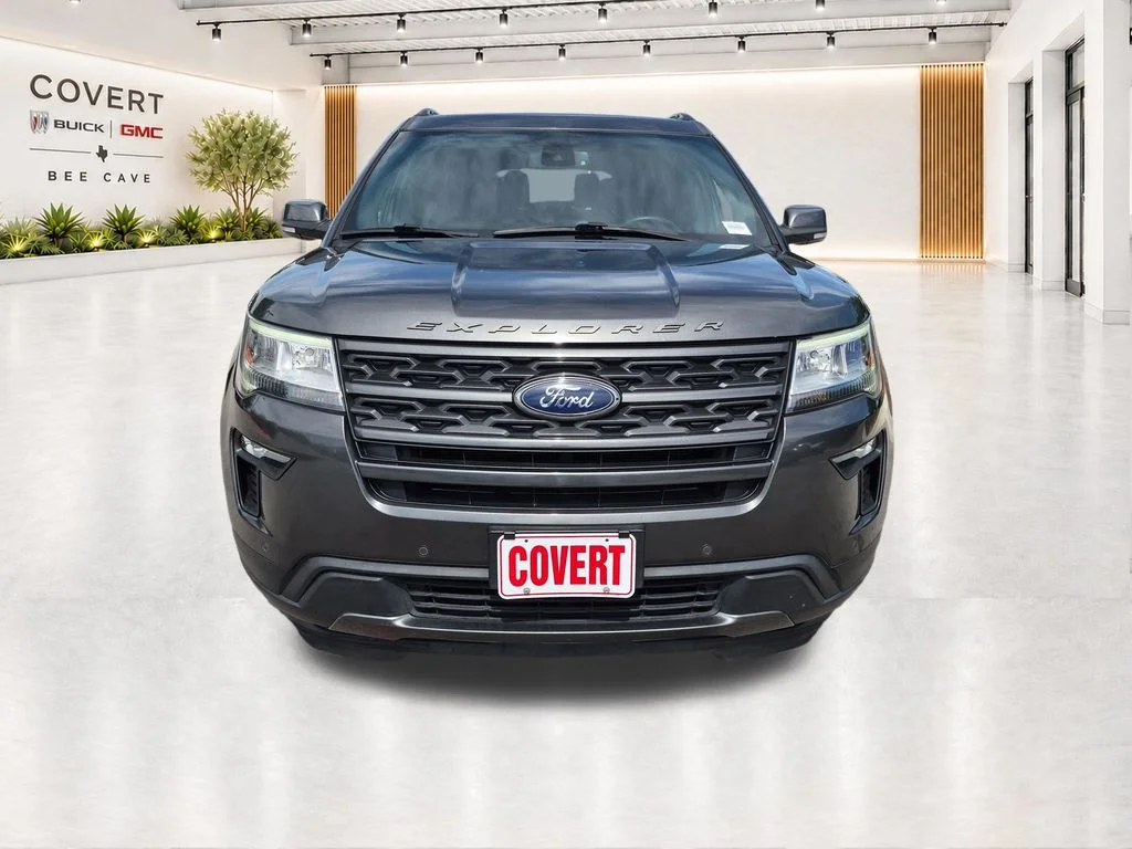 Used 2018 Gray Ford XLT image 3
