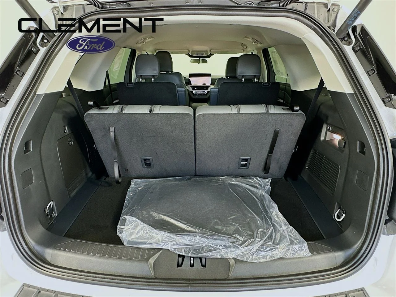 New 2026 Star White Metallic Tri-Coat Ford Active image 10