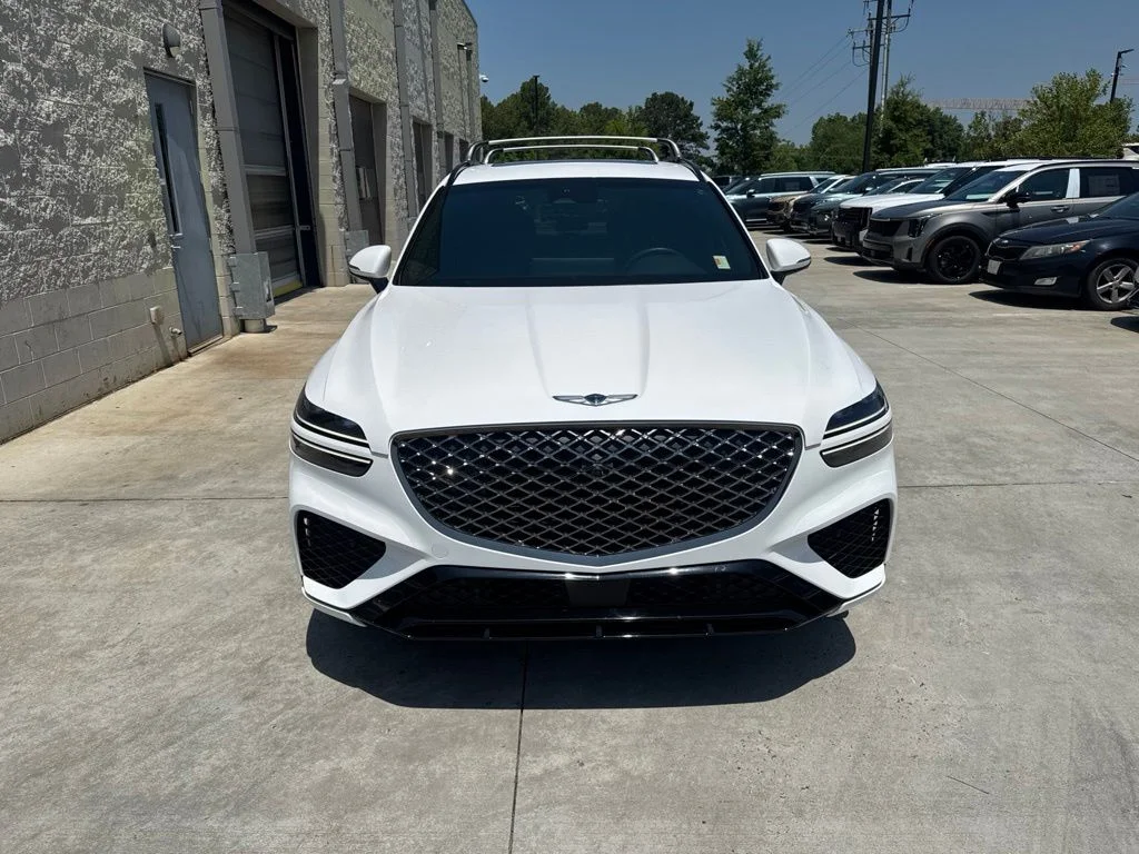 Used 2023 White Genesis 2.5T image 2