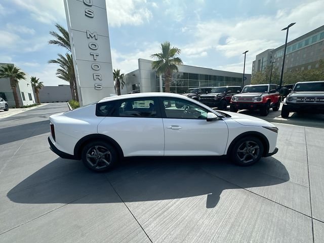 New 2026 Snow White Pearl Kia LXS image 8