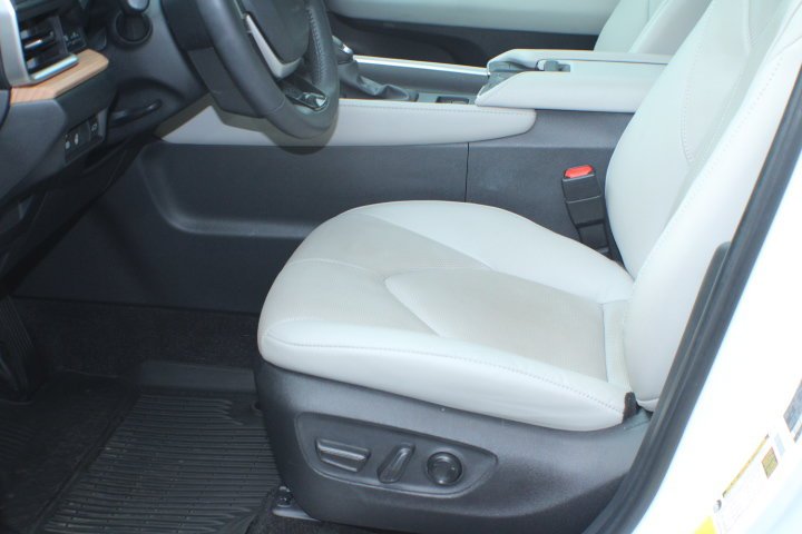 Certified Used 2024 Wind Chill Pearl Toyota Limited image 14