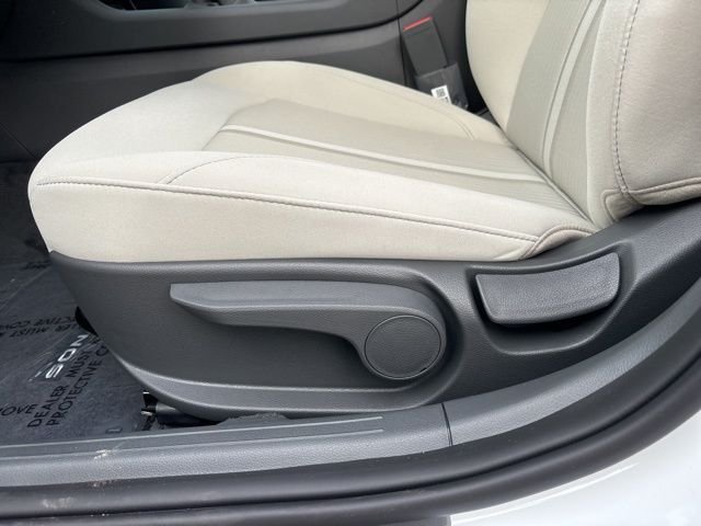 New 2026 Serenity White Hyundai SE image 13