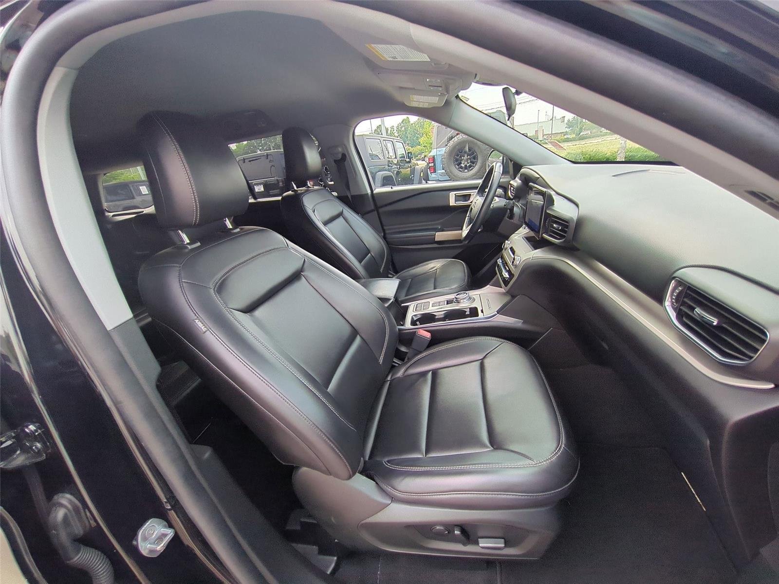 Used 2023 Agate Black Ford XLT image 38