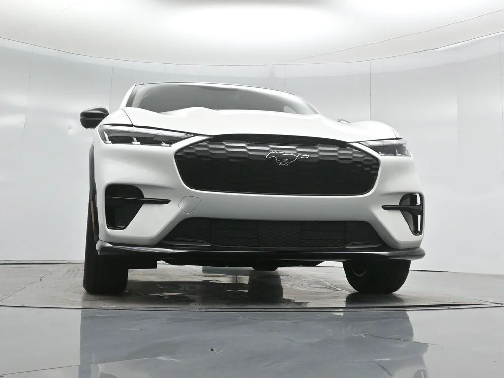 New 2026 Star White Metallic Tri-coat Ford Premium image 44