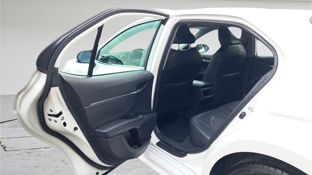 Used 2019 White Toyota SE image 11