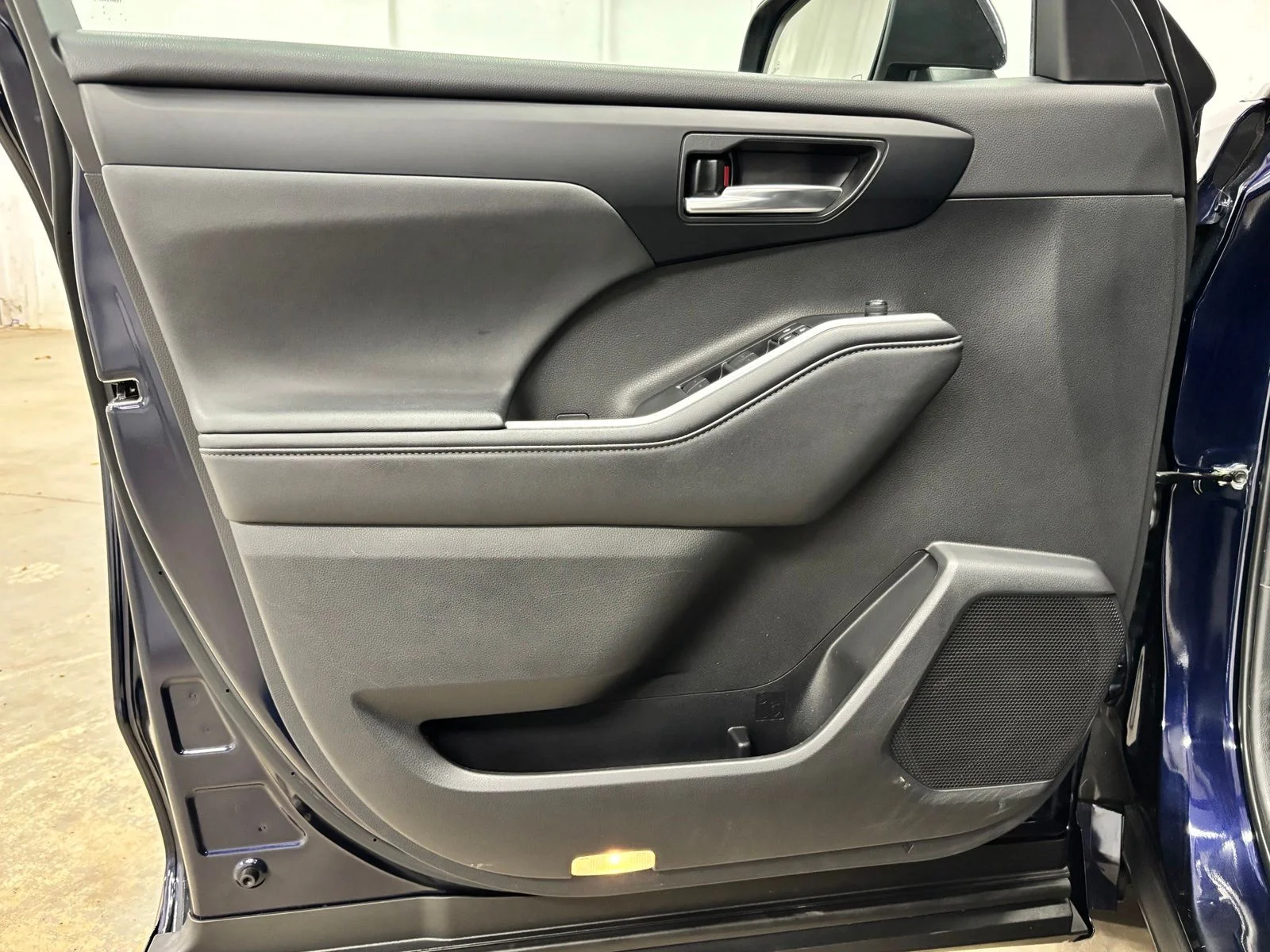 Used 2024 Silver Toyota XLE image 17