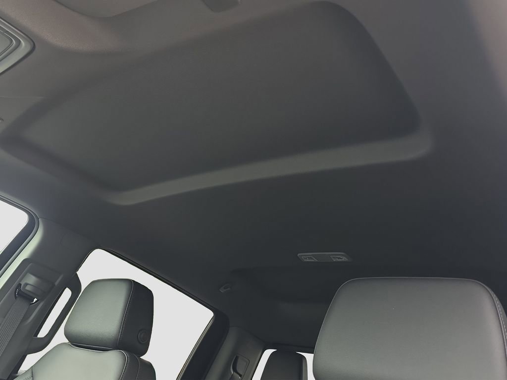 New 2026 Onyx Black GMC Elevation image 8