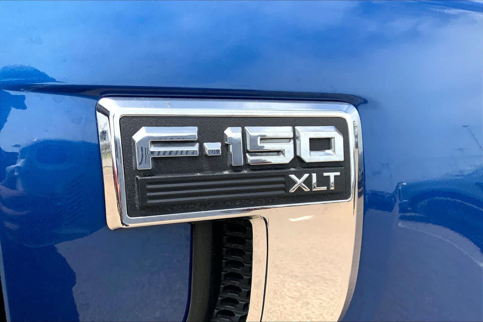 Used 2025 Atlas Blue Metallic Ford XLT image 10