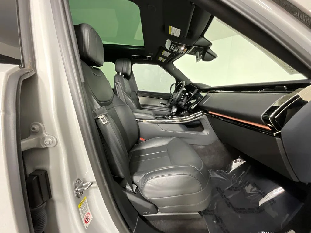 Used 2024 Gray Land Rover Dynamic SE image 20