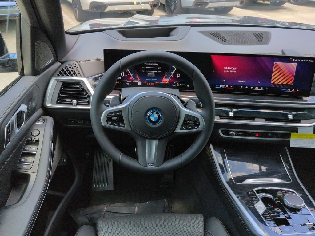 New 2026 Dravit Grey Metallic BMW xDrive50e image 16