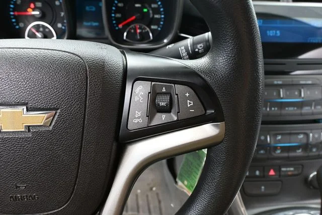 Used 2013 White Chevrolet LS image 21