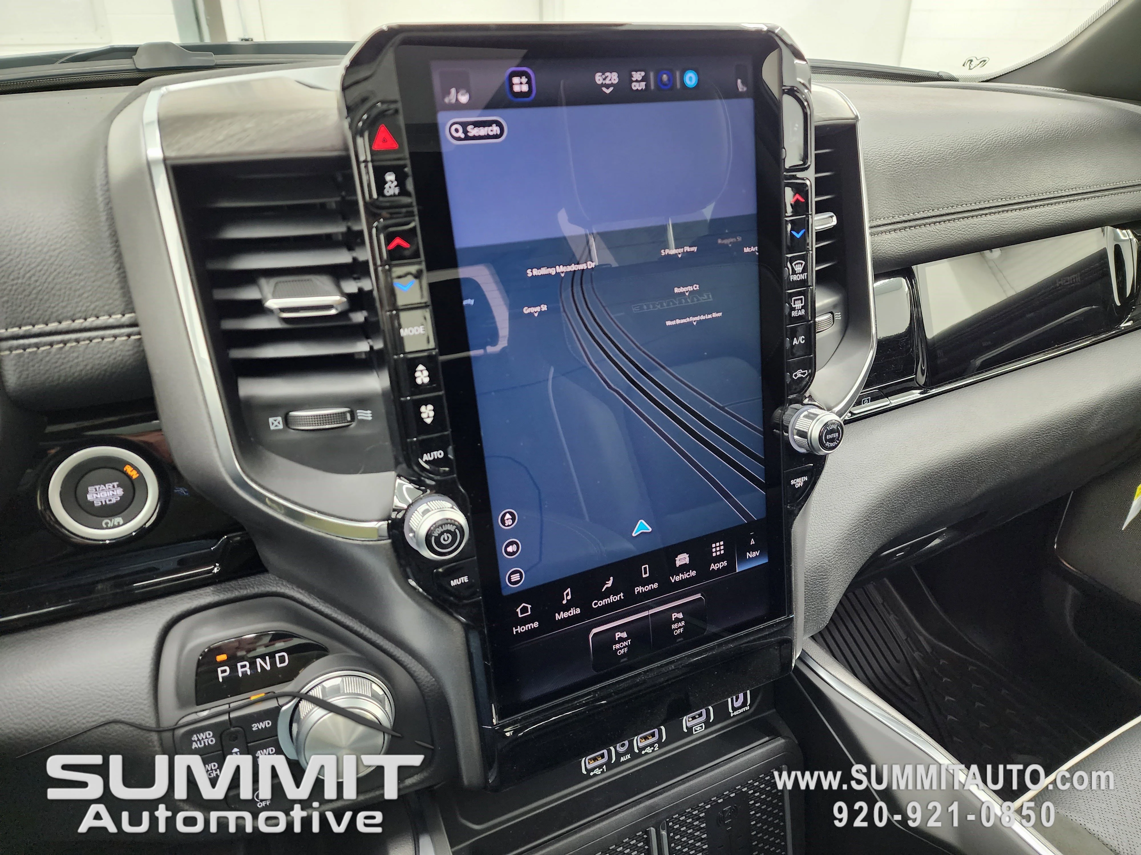 New 2026 Granite Crystal Metallic Clear-Coat Exterior Paint RAM Laramie image 11