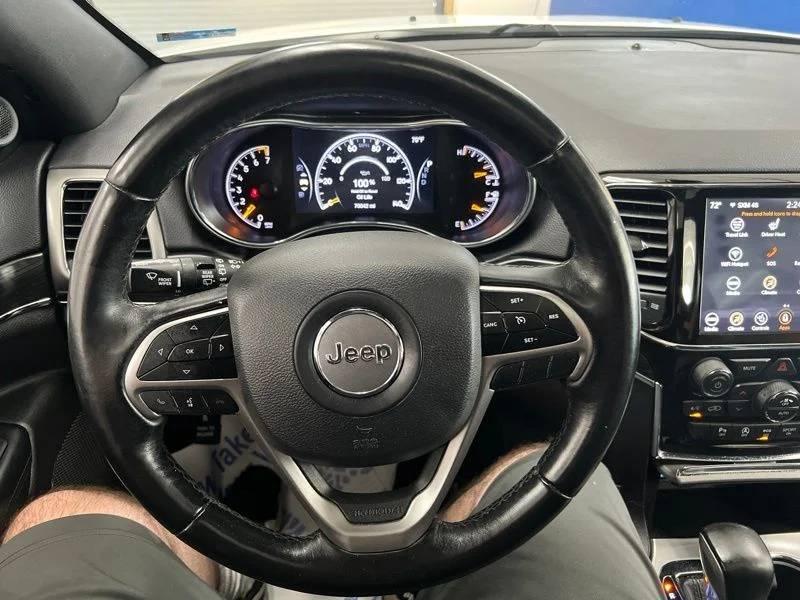 Used 2020 White Jeep Limited image 25