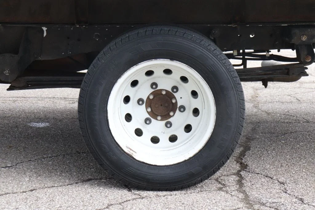 Used 2015 White Ford Base image 17