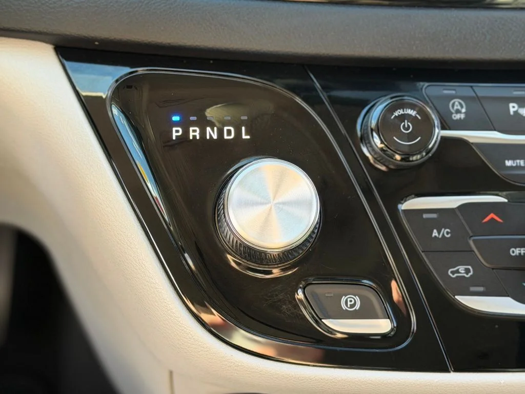 Used 2024 Silver Chrysler Touring L image 18