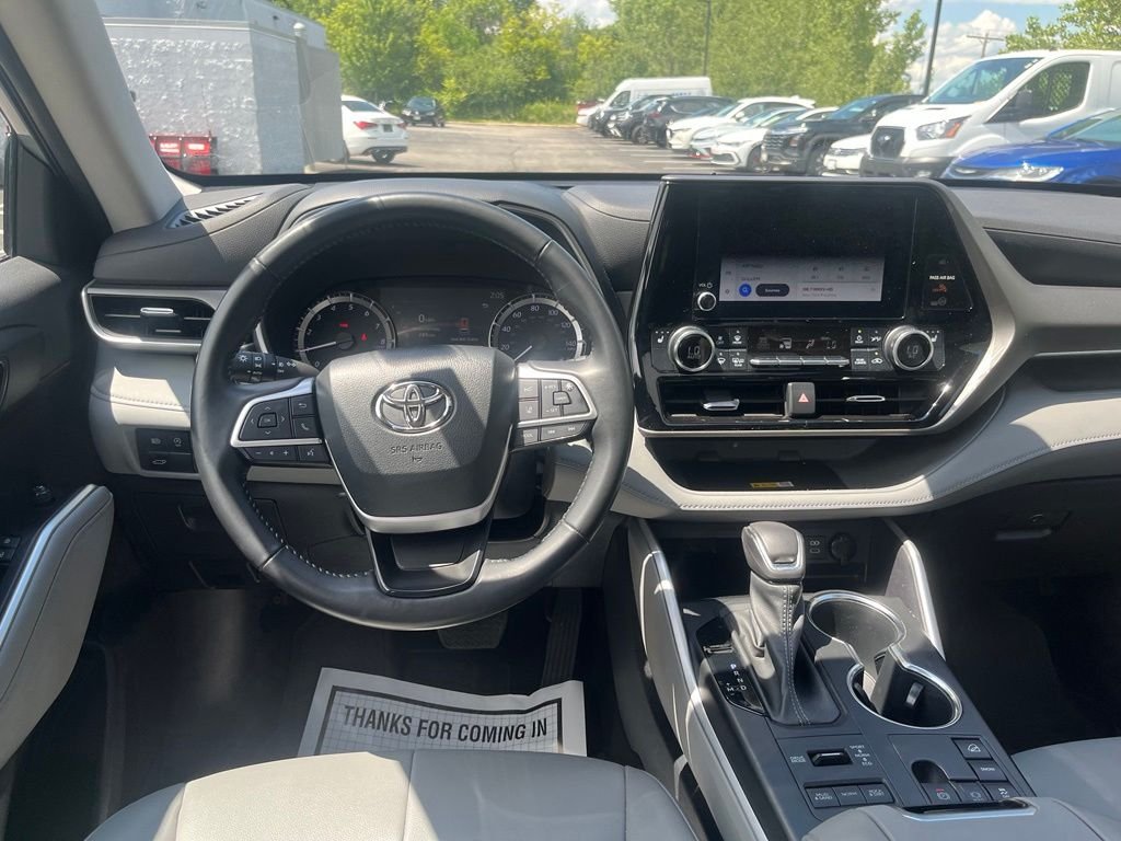 Used 2023 Silver Toyota XLE image 18