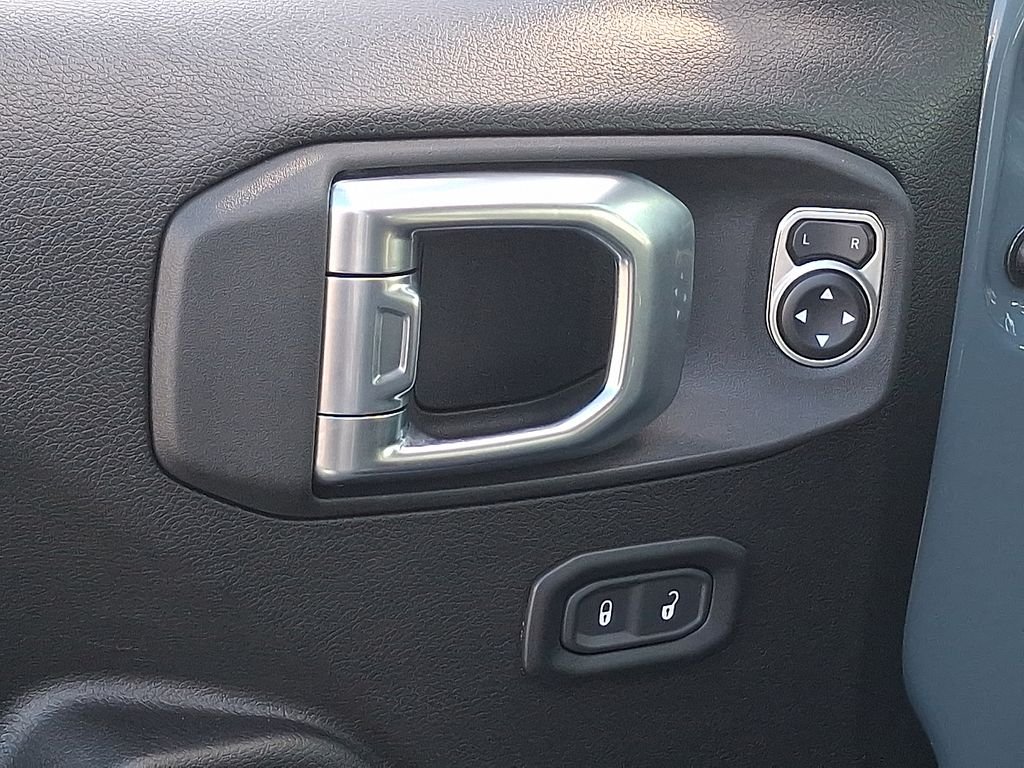Used 2026 Gray Jeep Mojave image 13