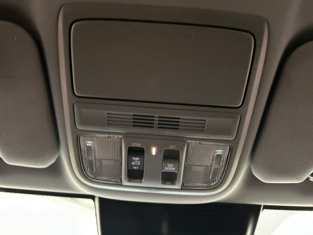 Used 2022  Honda EX image 29