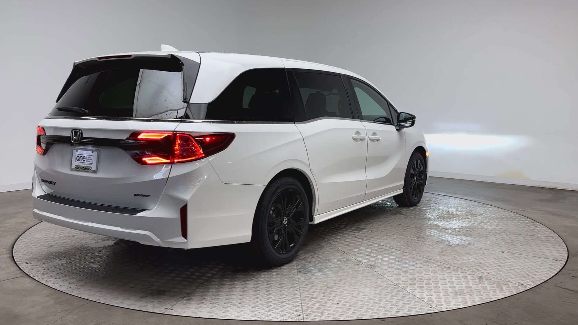 Used 2026 Platinum White Pearl Honda Sport-L image 8