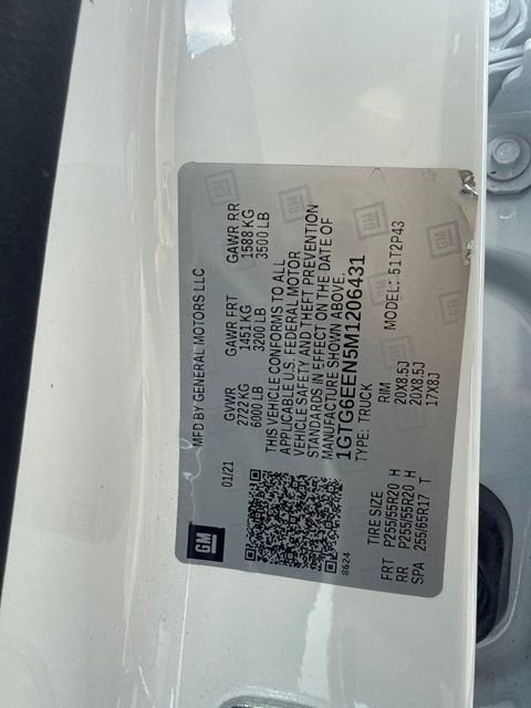 Used 2021 White GMC Denali image 21