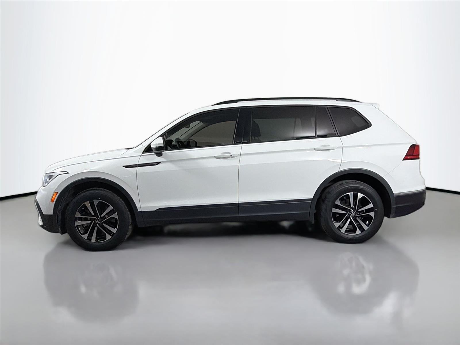 Used 2023 Pure White Volkswagen S image 8