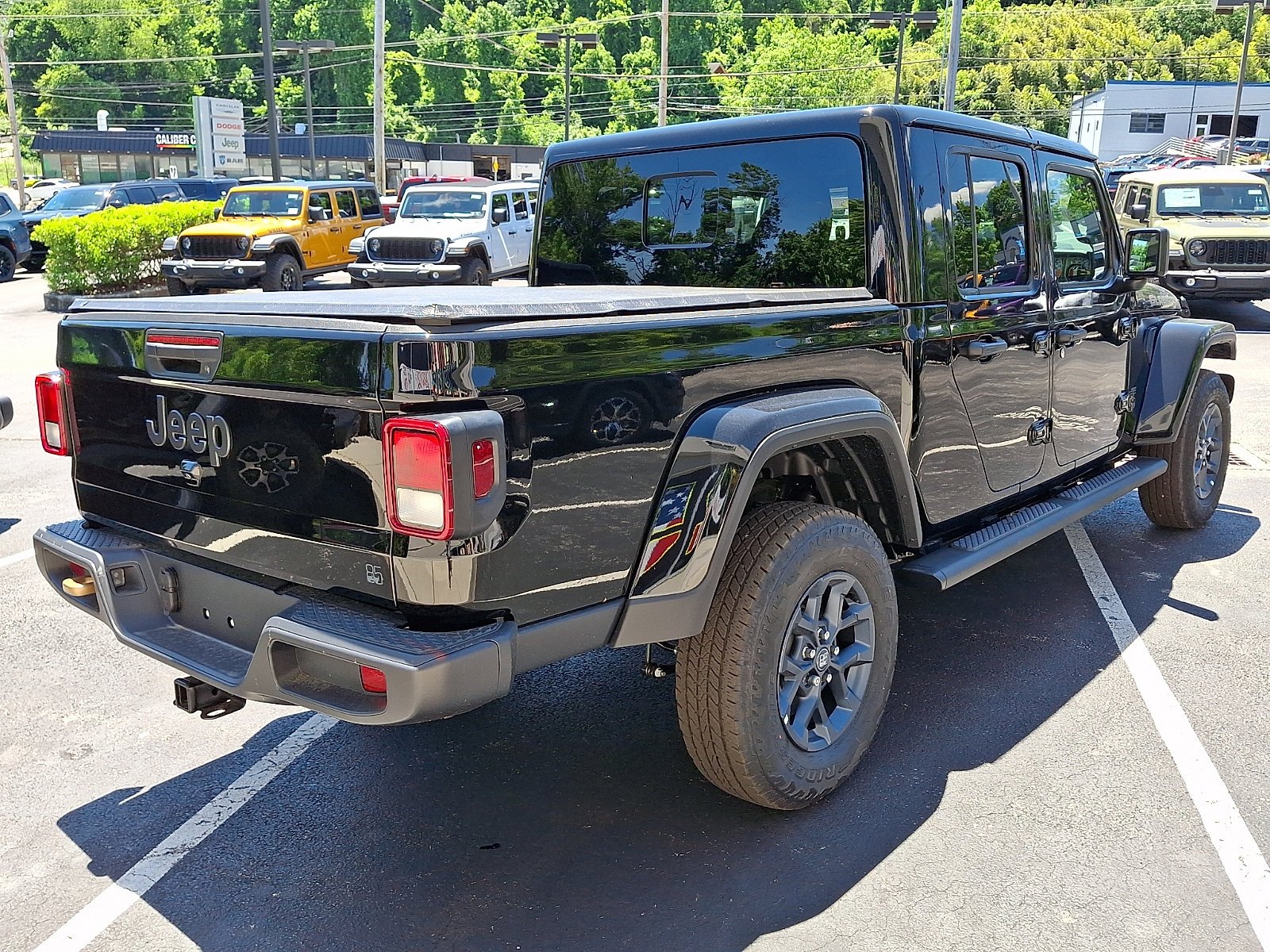 New 2026 Black Clear-Coat Exterior Paint Jeep 85th Anniversary Edition image 3