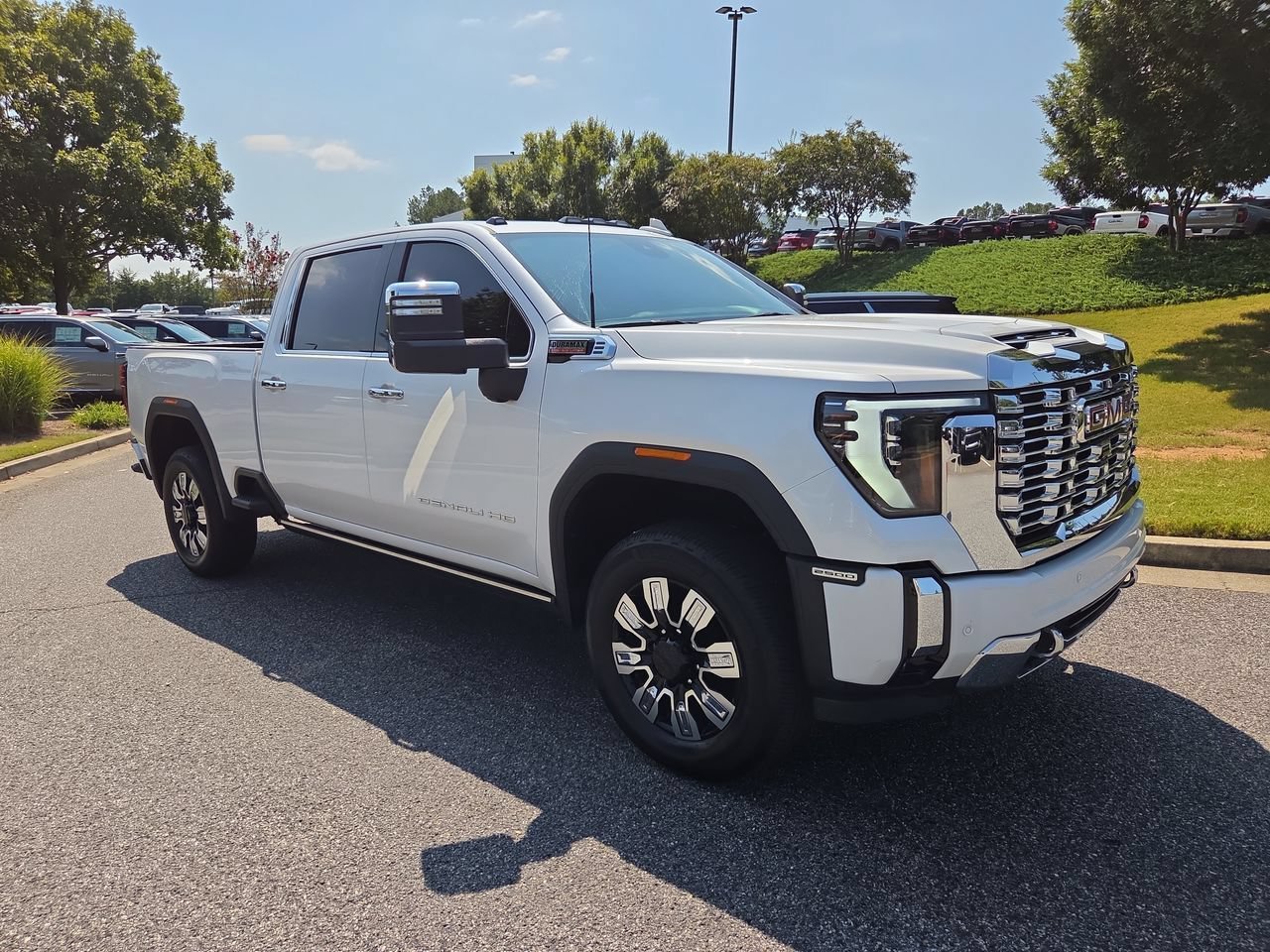 Used 2024 White Frost Tricoat GMC Denali image 2