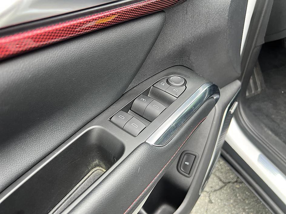 Used 2024 Iridescent Pearl Tricoat Chevrolet AWD Z71 image 10