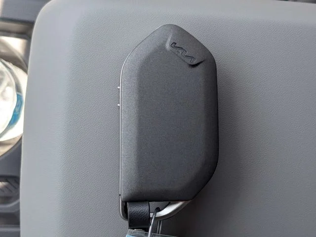 New 2027 Snow White Pearl Kia EX image 34