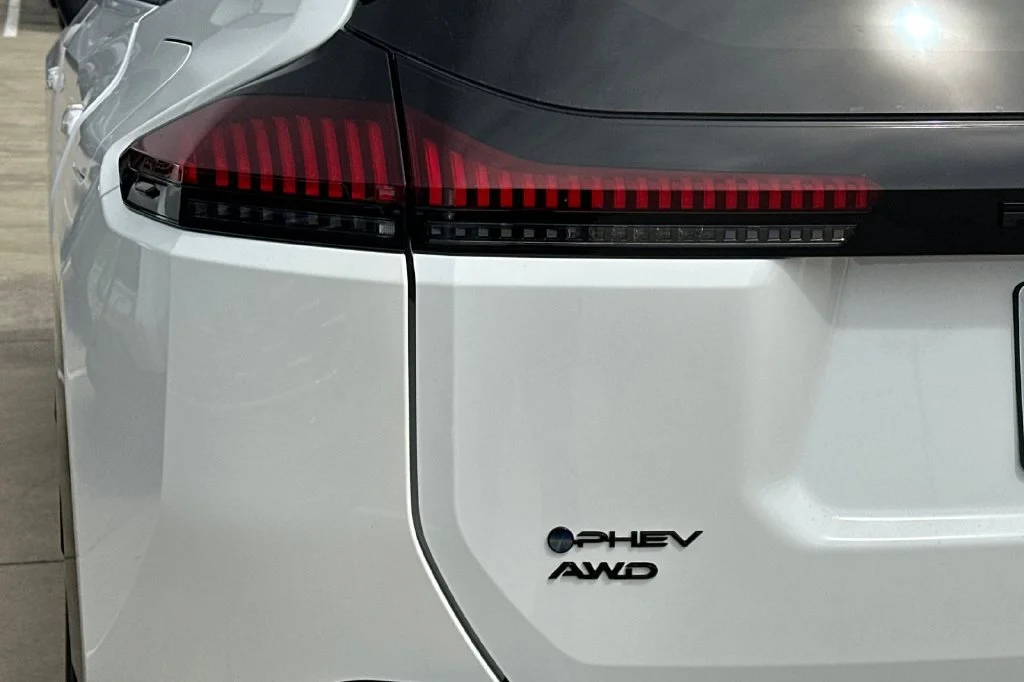 New 2026 Ice Cap Toyota  SE image 25