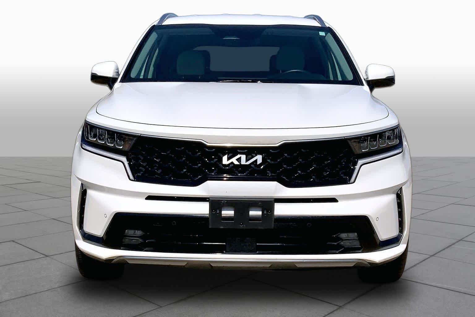Used 2024 Snow White Pearl Kia EX image 4