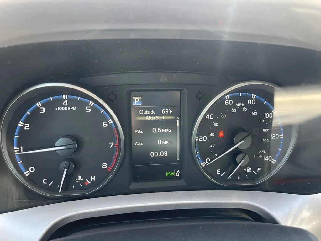 Used 2017 Super White Toyota XLE image 19