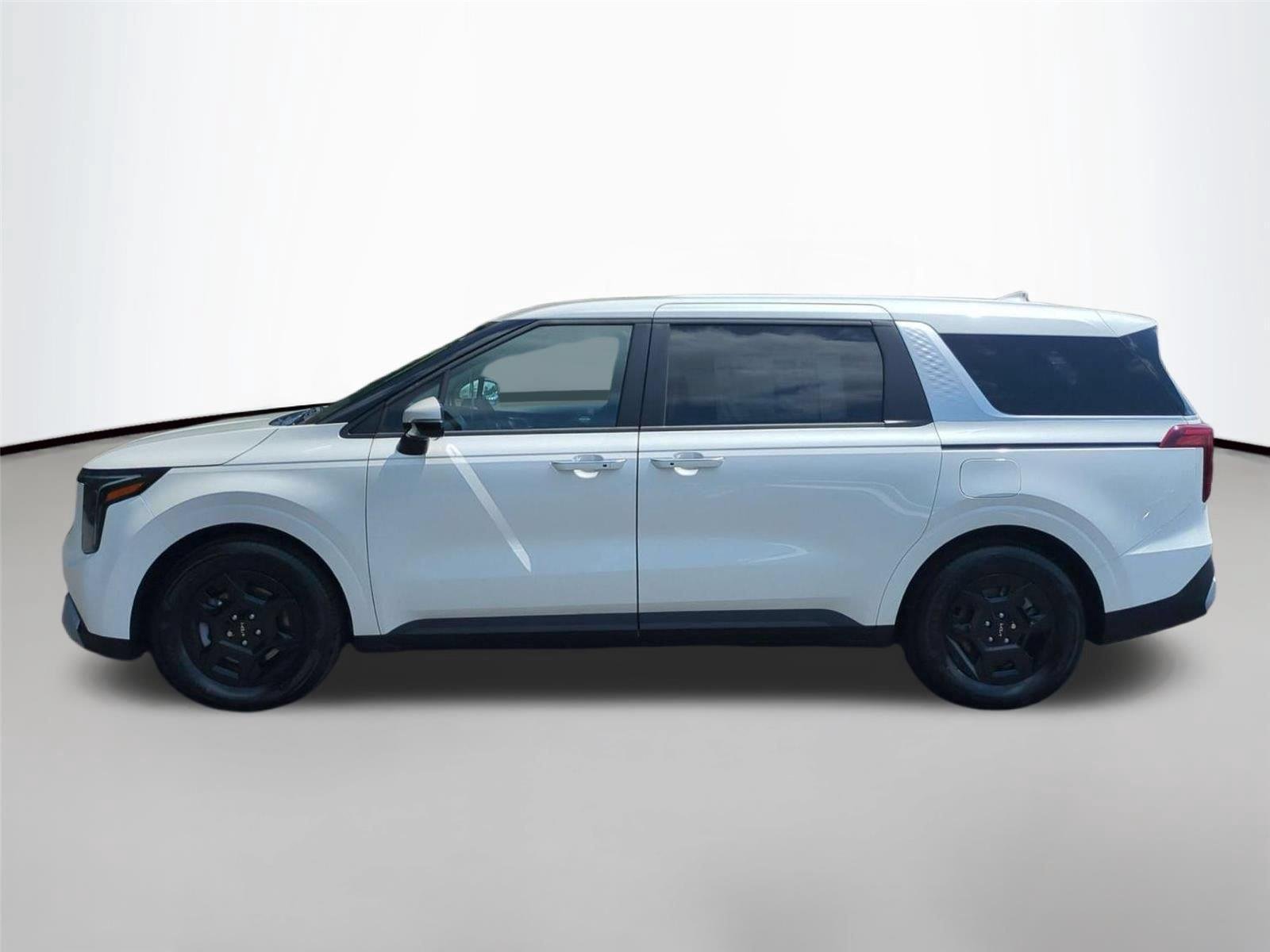 New 2026 Snow White Pearl Kia LXS image 2