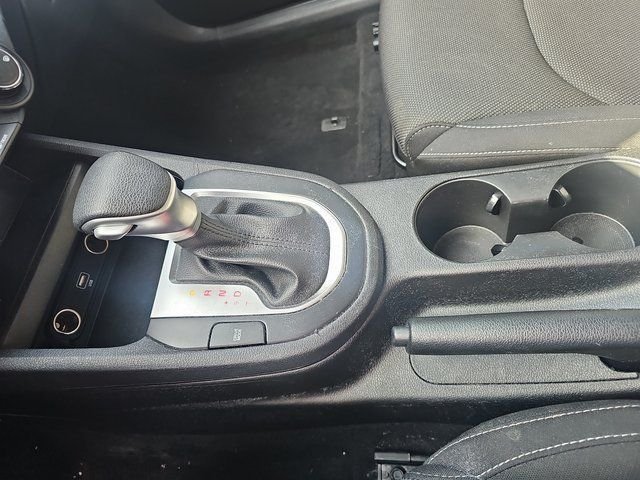 2023 Kia Forte LXS - Photo 18