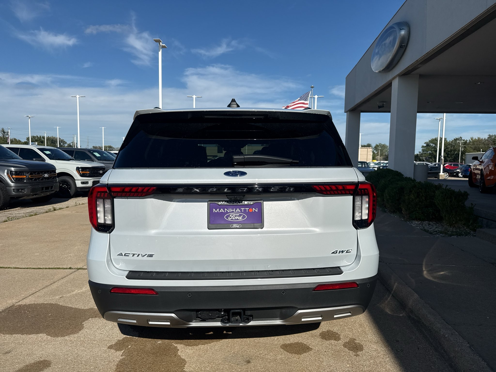 New 2026 Space White Metallic Ford Active image 7