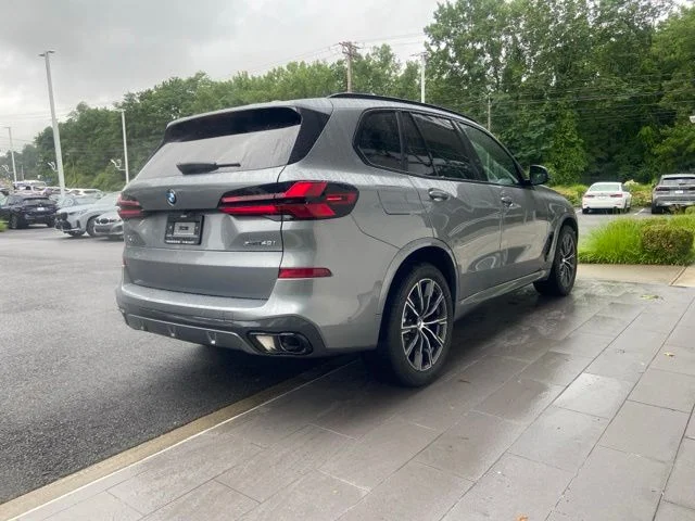 New 2026 Skyscraper Grey Metallic BMW xDrive40i image 7