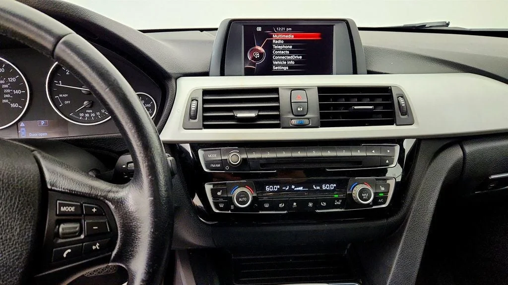 Used 2016 Melbourne Red Metallic BMW Sdn 320i xDrive AWD w/ Premium Pkg & Heated Seats image 15