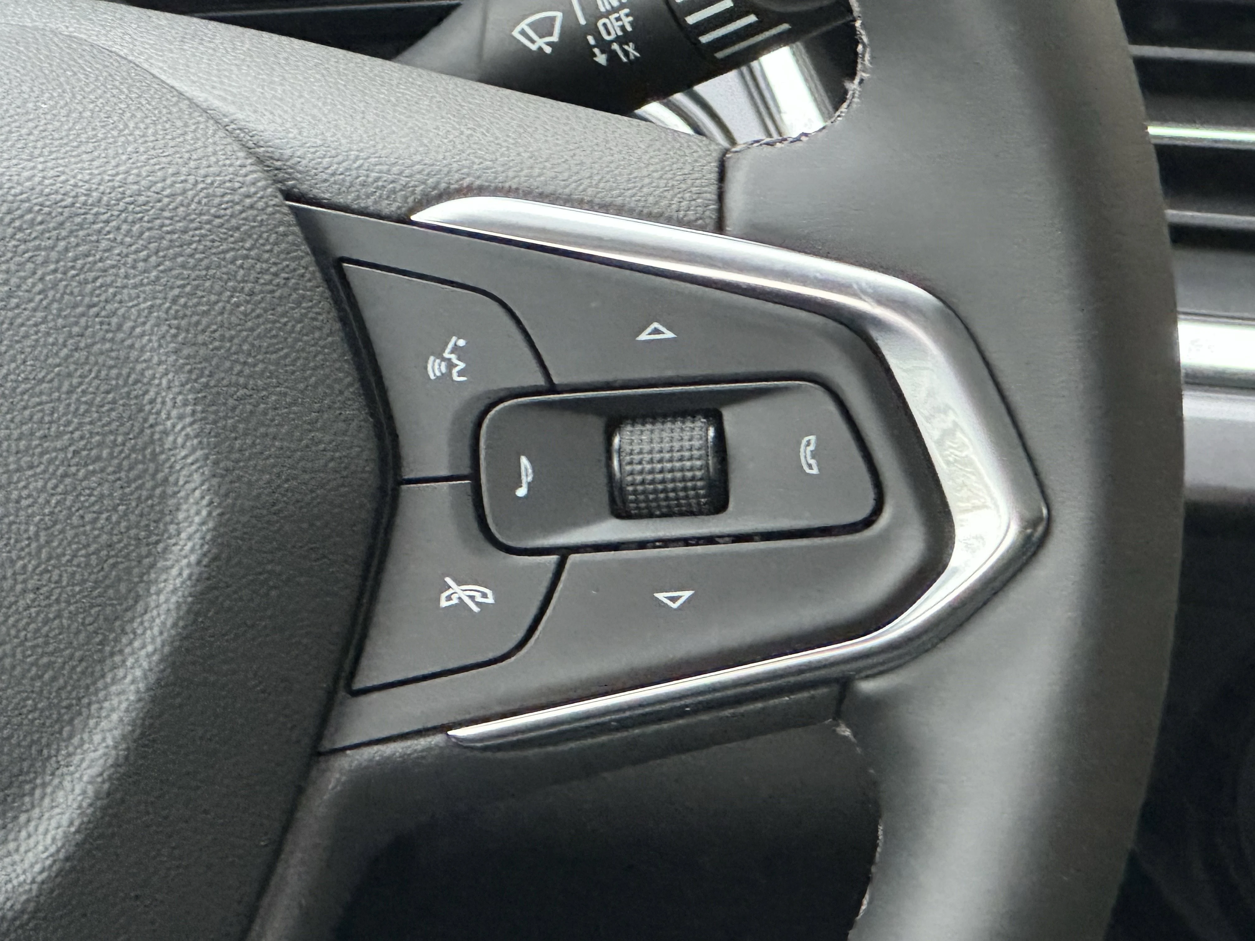 New 2026 Summit White Chevrolet ACTIV image 14