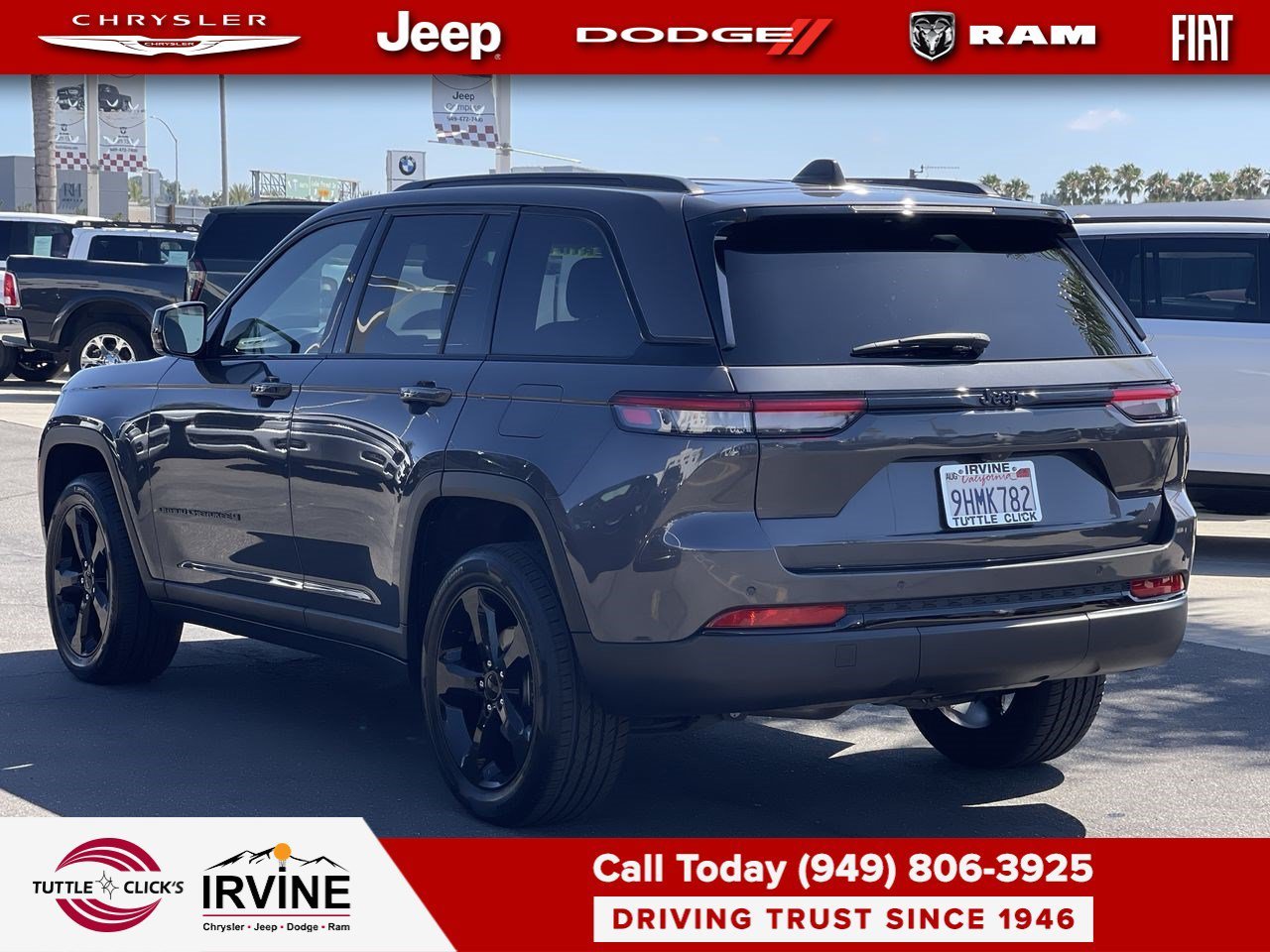 Certified Used 2023 Baltic Gray Metallic Clearcoat Jeep Altitude image 4