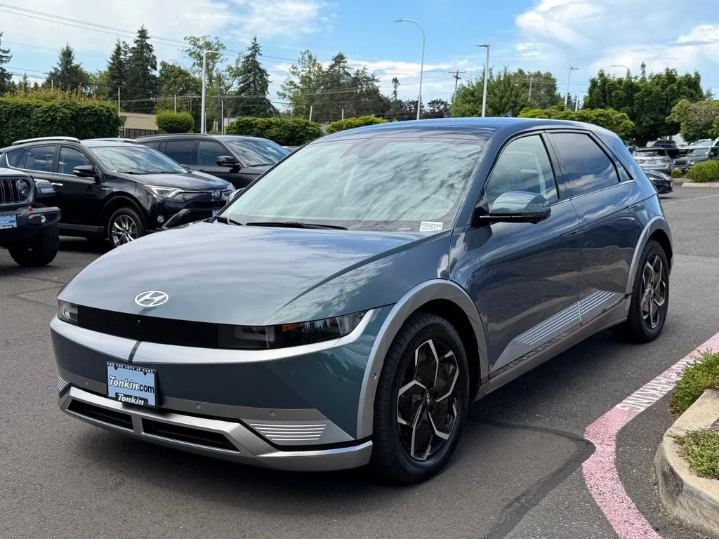 Used 2024 Digital Teal Hyundai Limited image 4