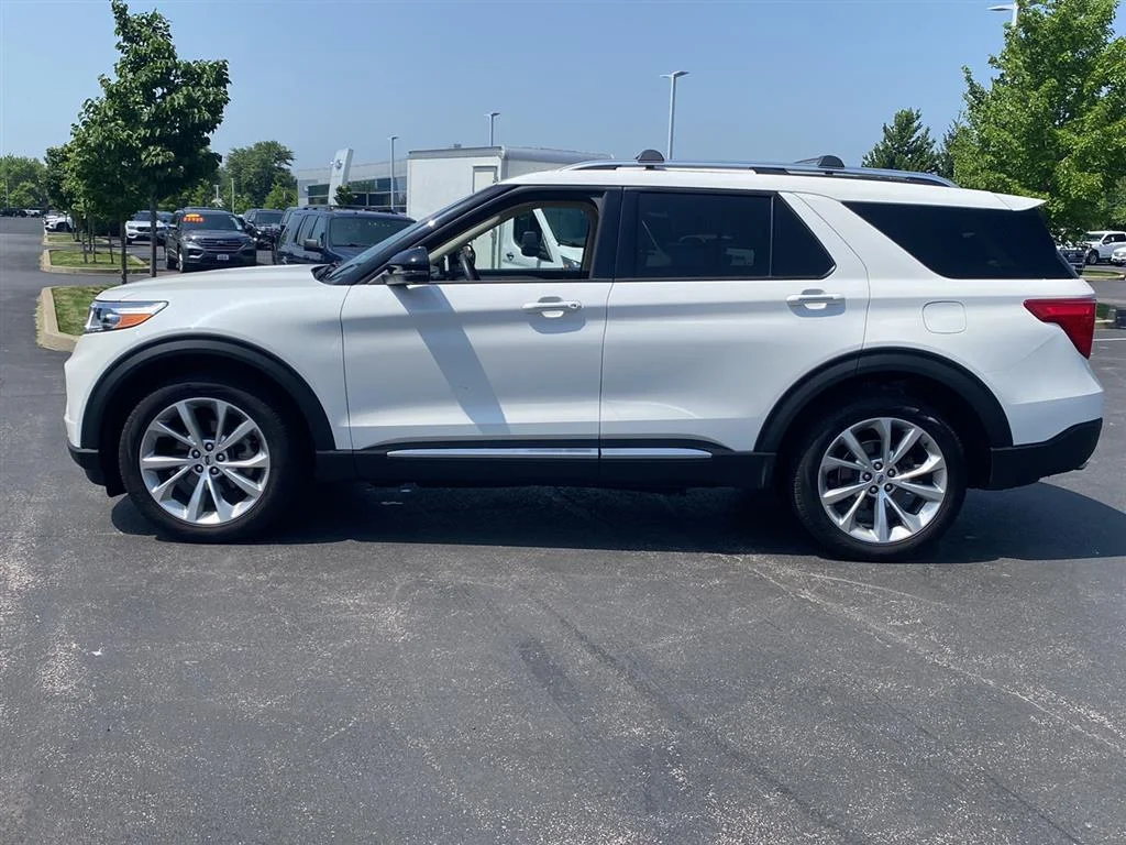Used 2022 Star White Metallic Tri-Coat Ford Platinum image 8