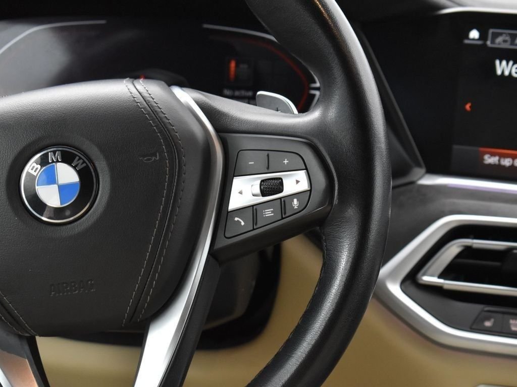 Used 2022 White Metallic BMW sDrive40i image 19