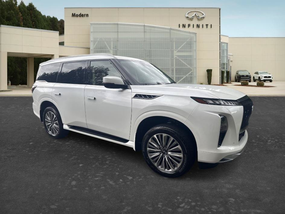 New 2027 Radiant White INFINITI LUXE image 3