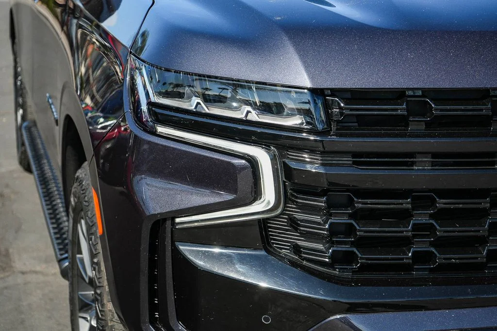 Used 2023 Gray Chevrolet Z71 image 9