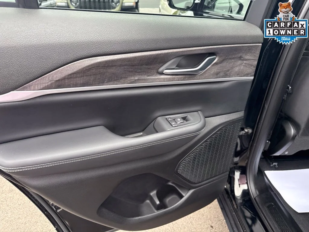 Used 2023 Black Jeep Limited image 31