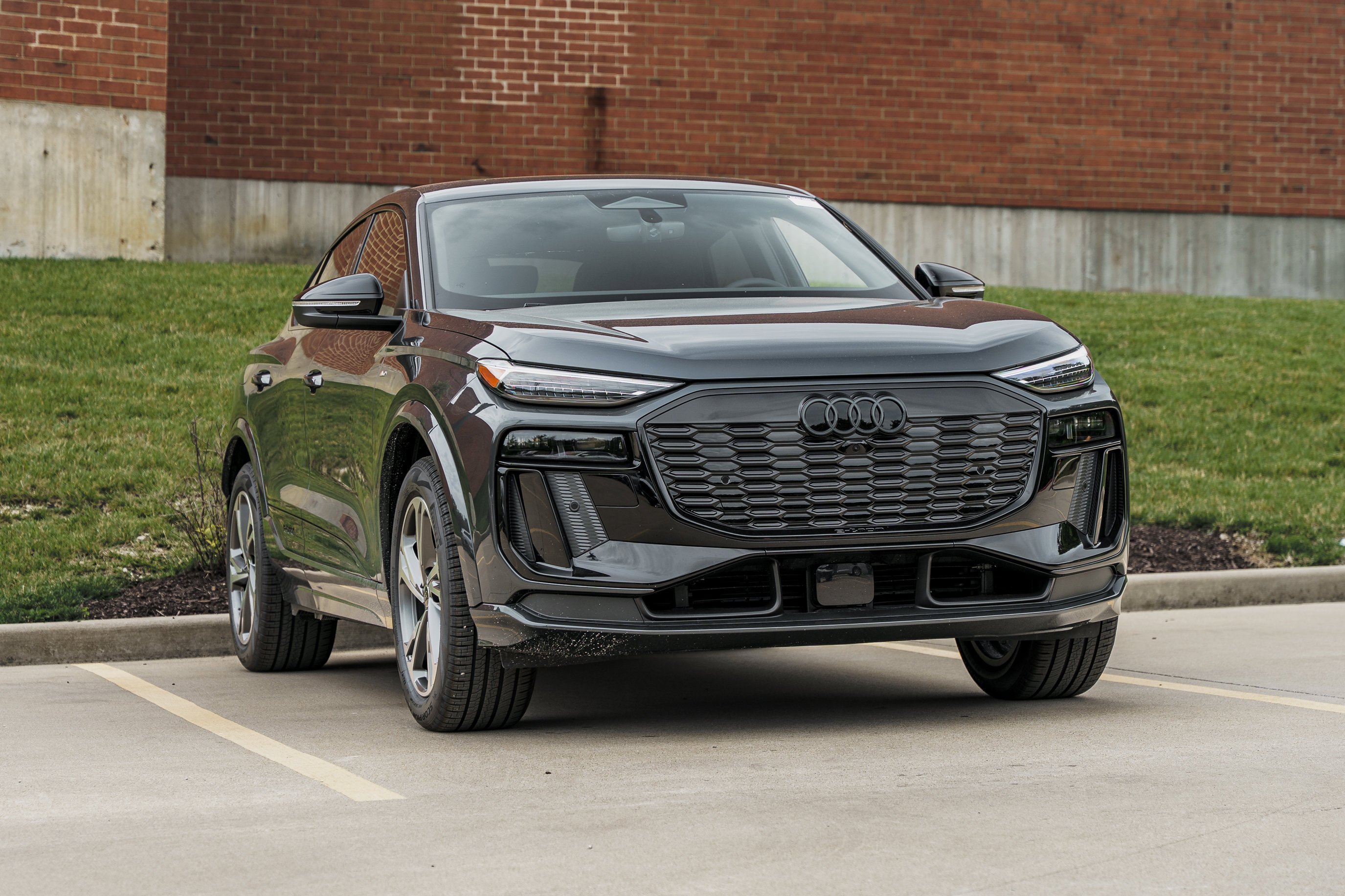 2027 Audi Q6 Sportback e-tron Premium Plus quattro's photo