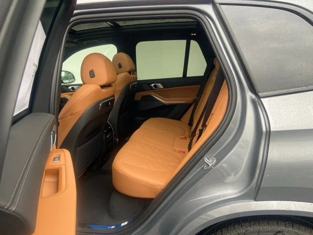 New 2026 Skyscraper Grey Metallic BMW xDrive40i image 11