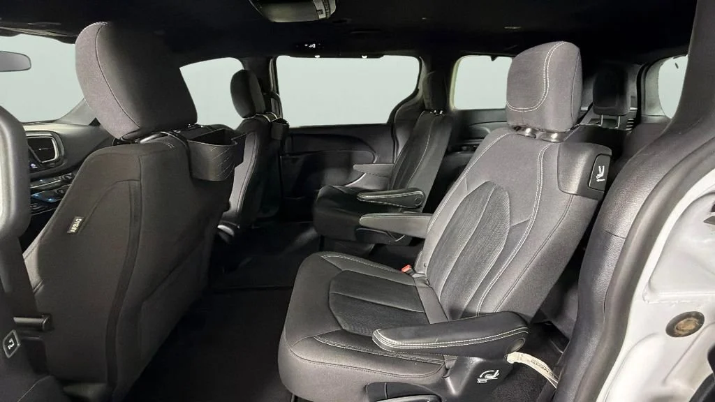 Used 2019 White Chrysler Touring Plus image 26