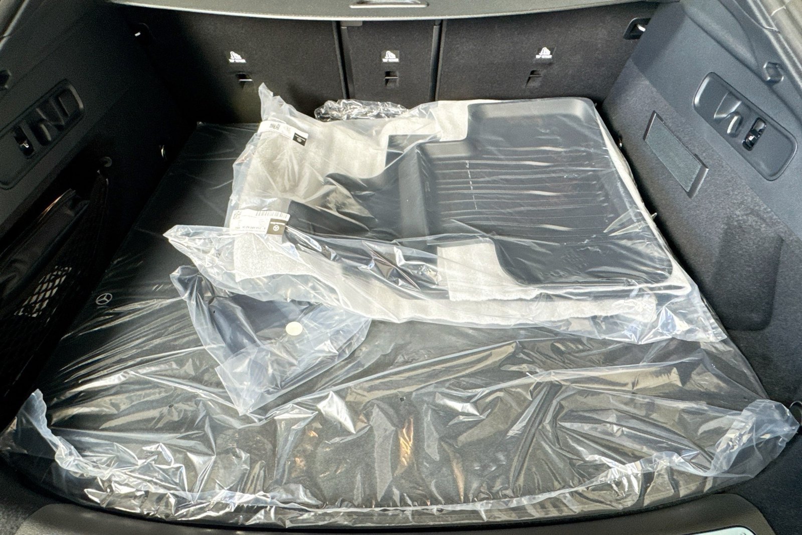 New 2026 Manufaktur Moonlight White Metallic Mercedes-Benz GLC 300 image 24